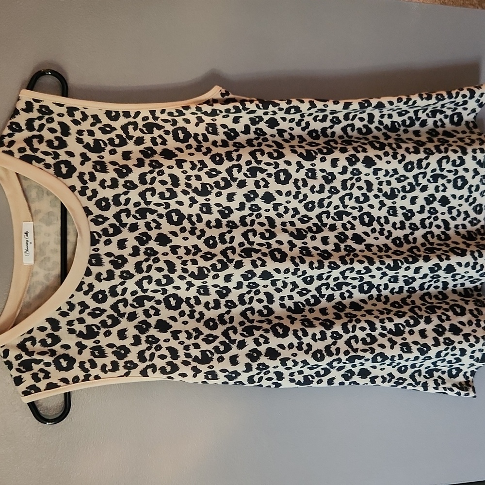 Blooming Jelly Crewneck Cheetah Print Super Soft Tank Top